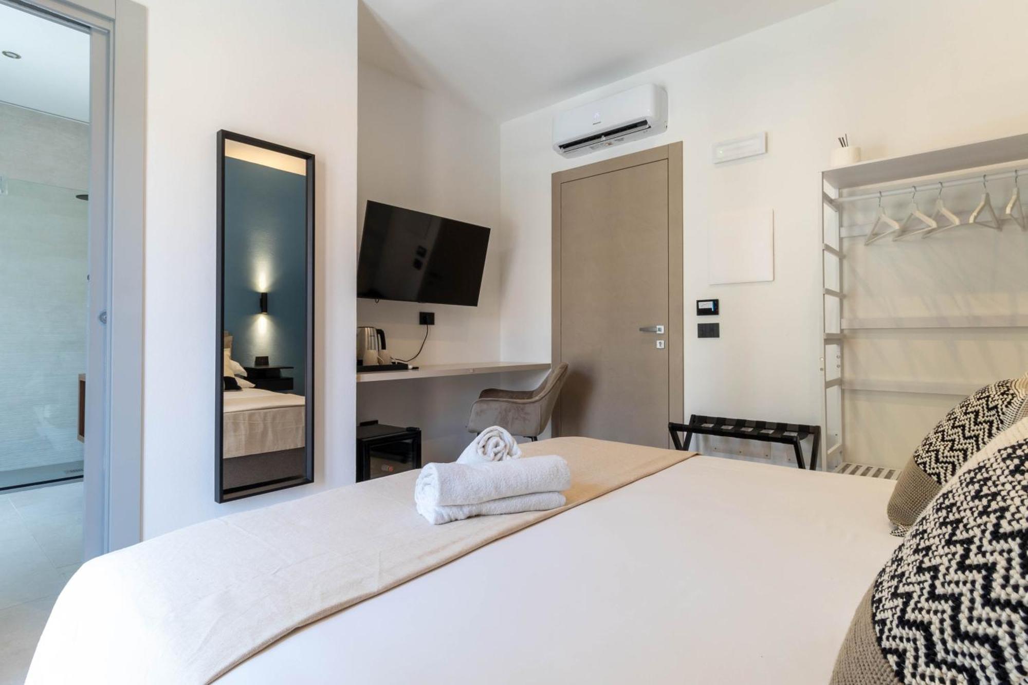 Sardinian Days - Suites & Rooms Кальяри Экстерьер фото