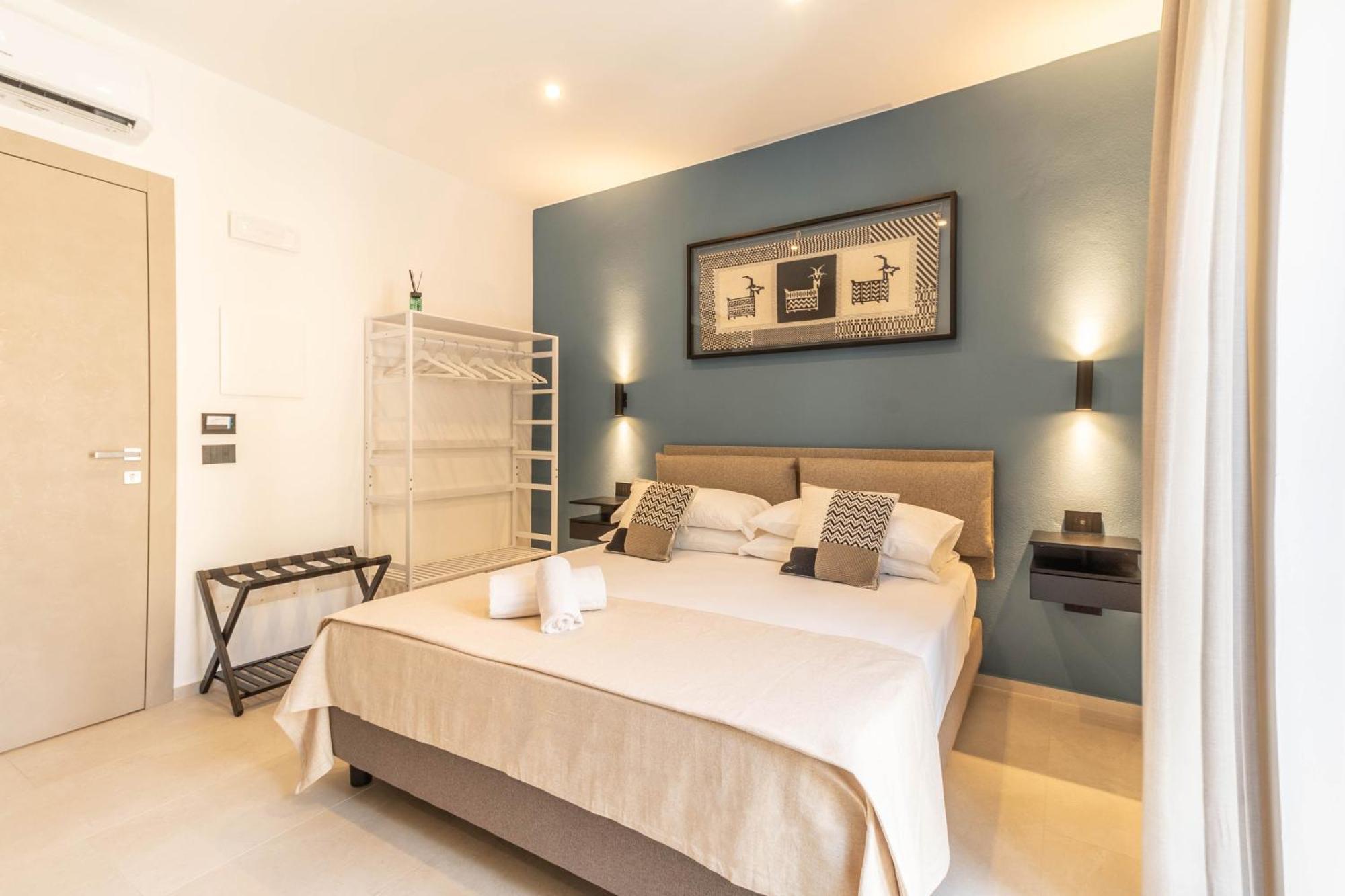 Sardinian Days - Suites & Rooms Кальяри Экстерьер фото